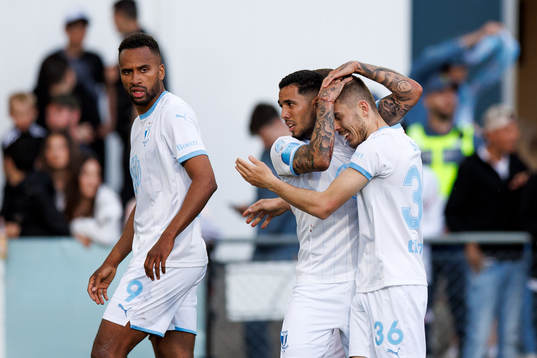 Malmö FFs Isaac Kiese Thelin, Sergio Pena och Patriot