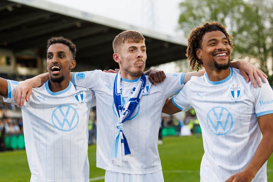 Malmö FFs Taha Ali, Patriot Sejdiu och Joseph Ceesay jublar