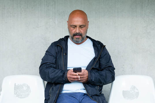 Utsiktens manager Bosko Orovic innan fotbollsmatchen i