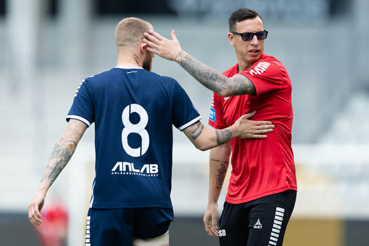 Utsiktens Alexander Faltsetas och assisterande tränare
