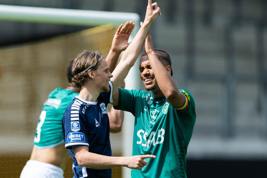Utsiktens Fredrik Martinsson jublar