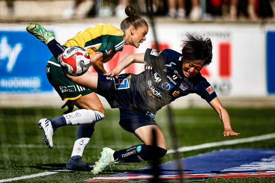 IFK Norrköpings My Cato och Linköpings Saori Takarada