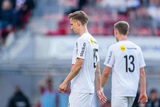 Brommapojkarnas Samuel Leach Holm och Ludvig Fritzson deppar
