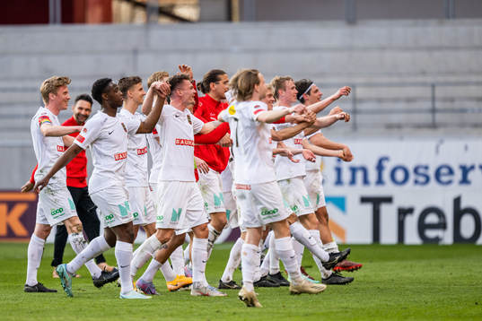 Brommapojkarnas spelare jublar
