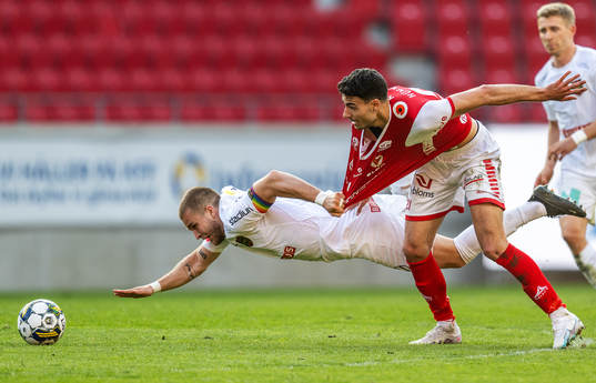 Brommapojkarnas Amadeus Sögaard och Kalmars Deniz Hummet