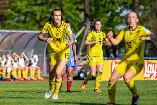 Bianca Hultbäck Nattland and Elsa Pelgander  of Sweden