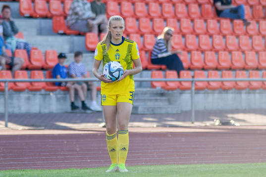 Smilla Holmberg of Sweden