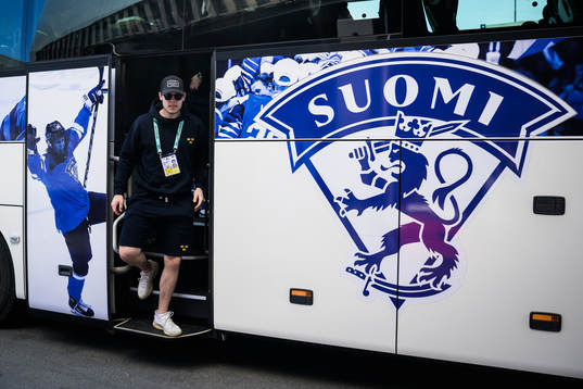 Bläddra bland fler bilder av 2023 IIHF Ice Hockey World Championship, day 4, Sweden, morning skate