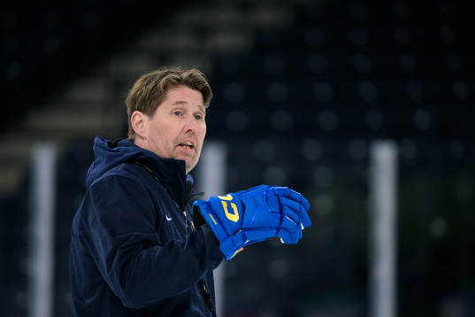 Assistant coach Stefan Klockare of Sweden at a practice