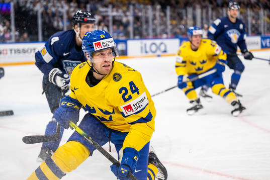 Oscar Lindberg of Sweden