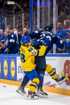 Jonatan Berggren of Sweden and Nikolas Matinpalo of Finland