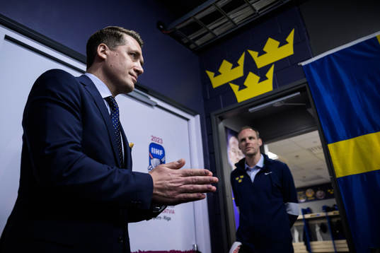 Head coach Sam Hallam of Sweden