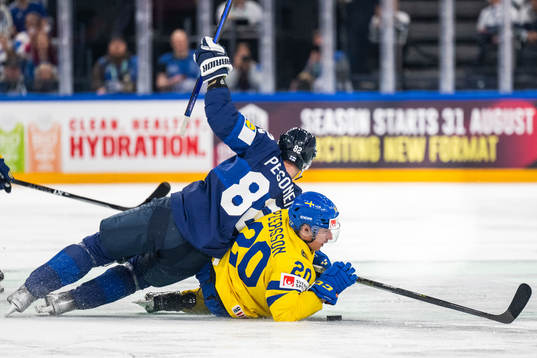 Harri Pesonen of Finland and André Petersson of Sweden
