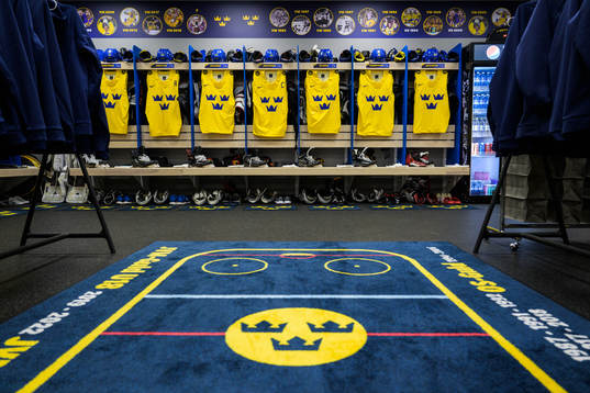 Jerseys of Marcus Sörensen, Jacob de la Rose, Oscar
