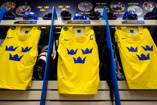 Jerseys of Oscar Lindberg, Jakob Silfverberg and Pär