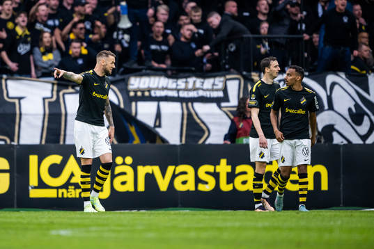 AIKs Alexander Milosevic och Bilal Hussein deppar