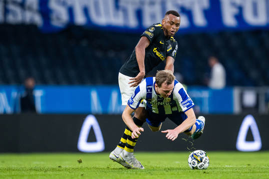 AIKs Abdussalam Magashy och IFK Göteborgs Adam Carlén