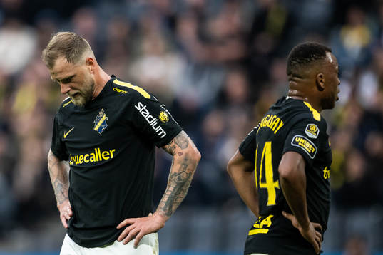 AIKs John Guidetti och Abdussalam Magashy deppar