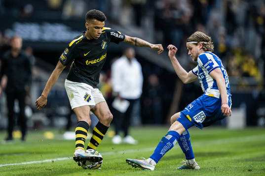 AIKs Rui Modesto och IFK Göteborgs Gustaf Norlin