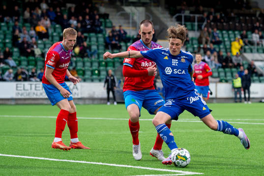 Helsingborgs Adam Hellborg och GIF Sundsvalls Jesper