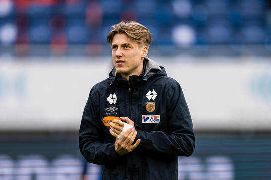 Markus Karlsbakk of Aalesund warms up