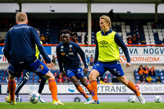 Erlend Segberg of Aalesund warms up