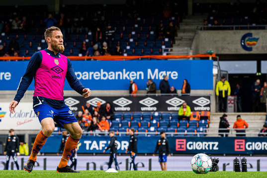 David Fällman of Aalesund warms up