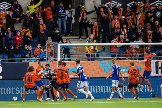 Sten Michael Grytebust of Aalesund celebrates