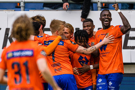 Bläddra bland fler bilder av Football, Eliteserien, Aalesund - Molde