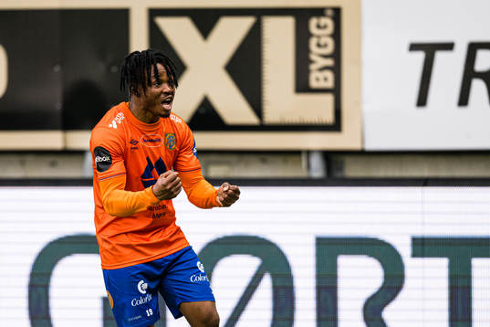 Isaac Atanga of Aalesund celebrates