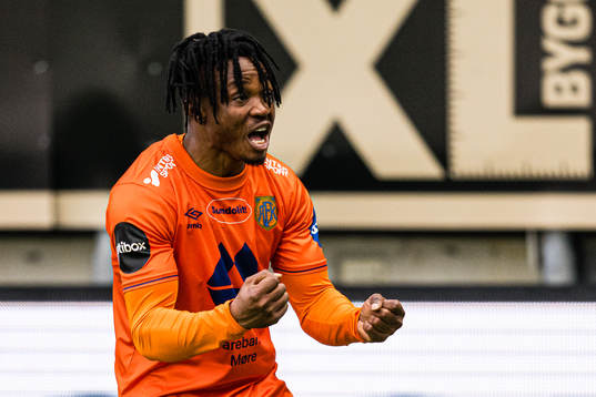 Isaac Atanga of Aalesund celebrates