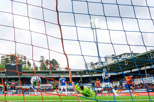 Isaac Atanga of Aalesund scores the 3-0 goal