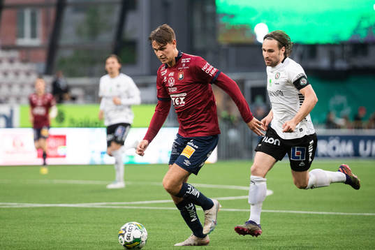 Örgrytes Noah Christoffersson och Örebros Kevin Walker