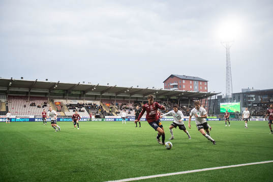 Örgrytes Noah Christoffersson mot Örebros Malik Mokédé