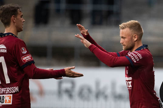 Örgrytes Nicklas Bärkroth byts in