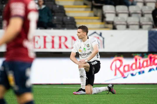 Örebros Jake Larsson deppar