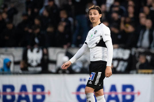 Örebros Adam Bark deppar