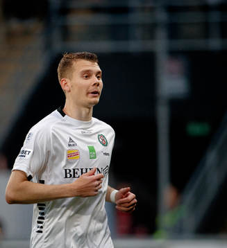 Örebros Jake Larsson deppar
