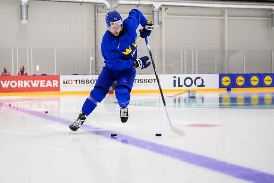 Alexander Nylander of Sweden at a practice session