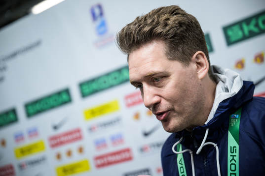 Head coach Sam Hallam of Sweden