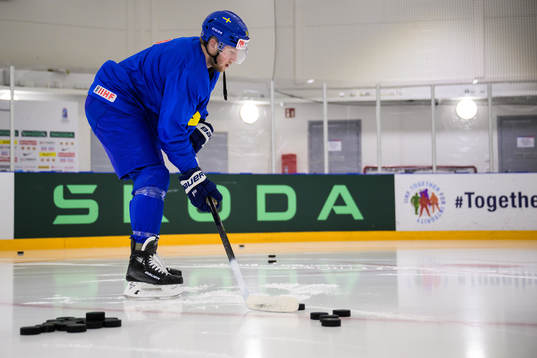 Alexander Nylander of Sweden at a practice session