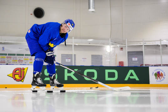 Alexander Nylander of Sweden at a practice session