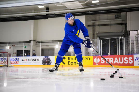 Alexander Nylander of Sweden at a practice session
