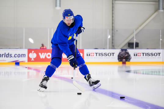 Alexander Nylander of Sweden at a practice session