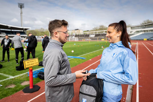 Fystränare Jared Wallance och Malin Gunnarsson
