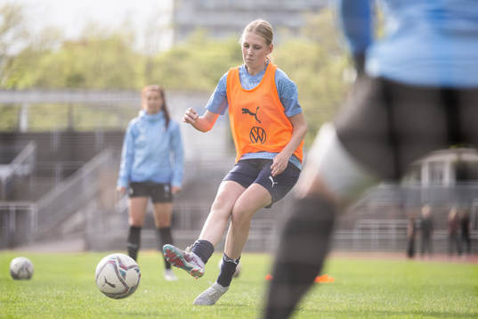 Bläddra bland fler bilder av Fotboll, Div 1 södra, dam, Malmö FF, Träning 