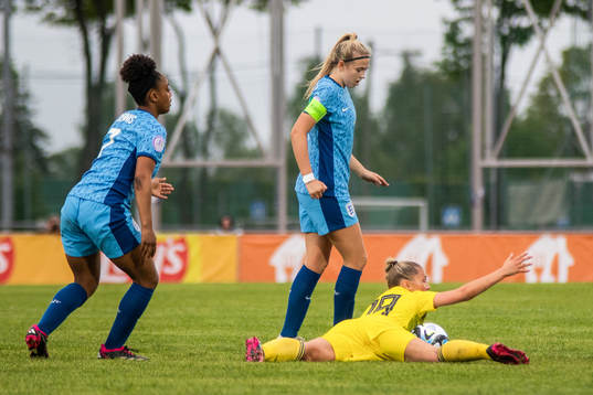 Alexia Potter of England and Bianca Hultbäck of Sweden