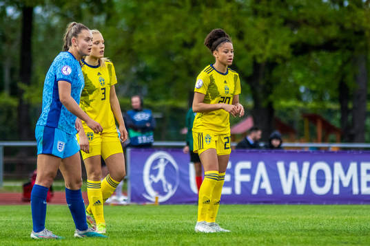 Smilla Holmberg and Felicia Schröder of Sweden