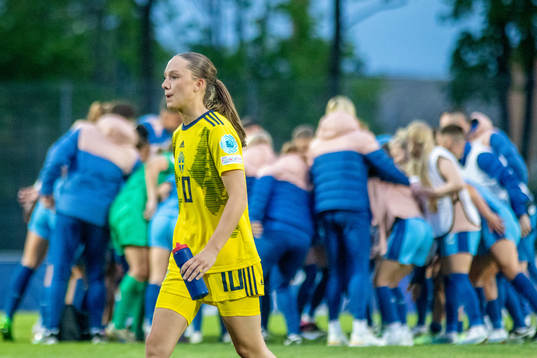 Nova Rolfsson of Sweden looks dejected