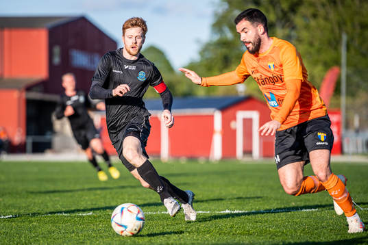 Lunds BKs Dennis Olofsson och Torns IFs Granit Stagova